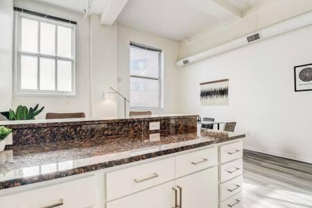 Cozysuites - 2Br With Direct Skybridge Access #5 Indianapolis Exterior foto